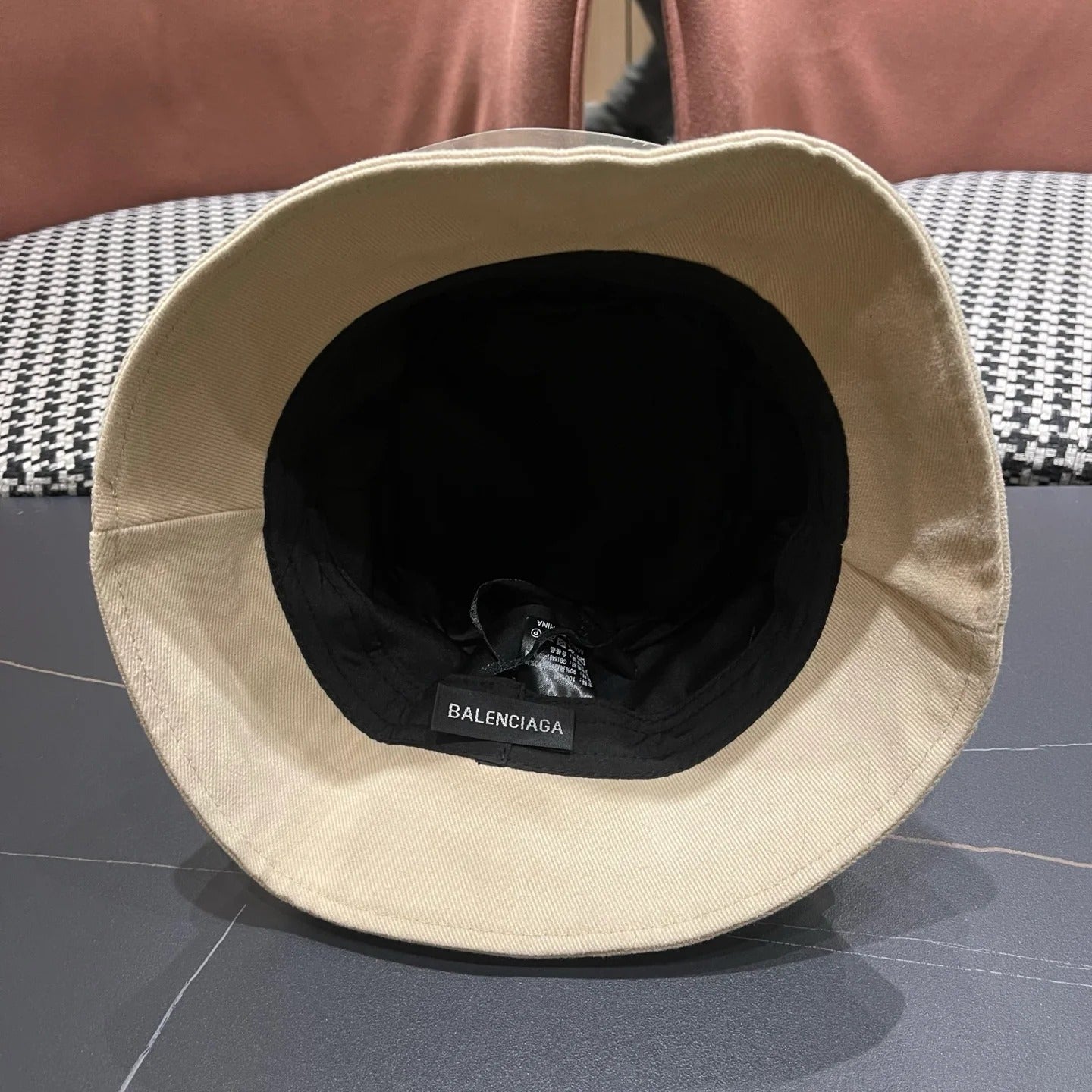 Balenciaga Bucket Hat 221093
