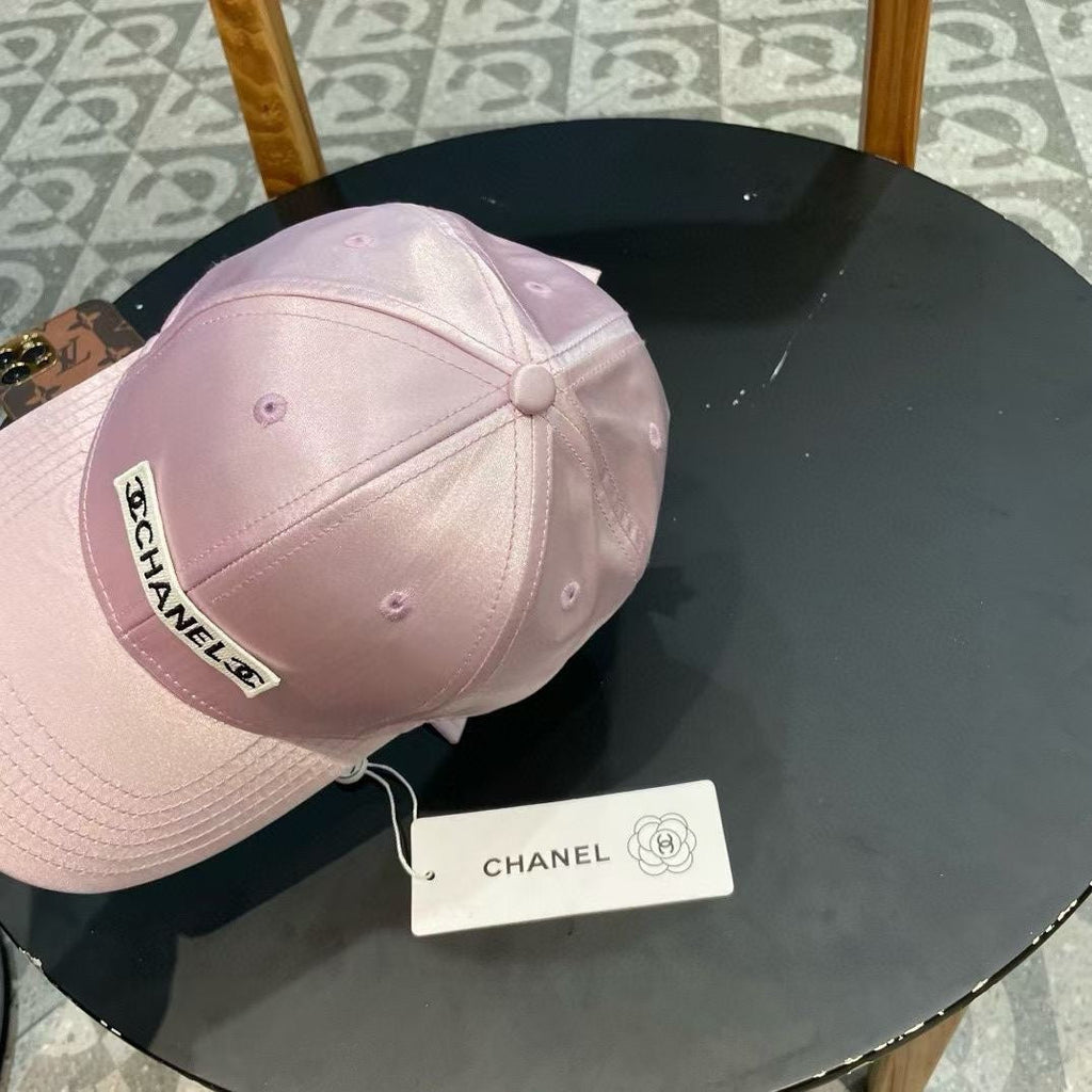 BASEBALL HAT IN LIGHT PINK SILK SATIN 404864