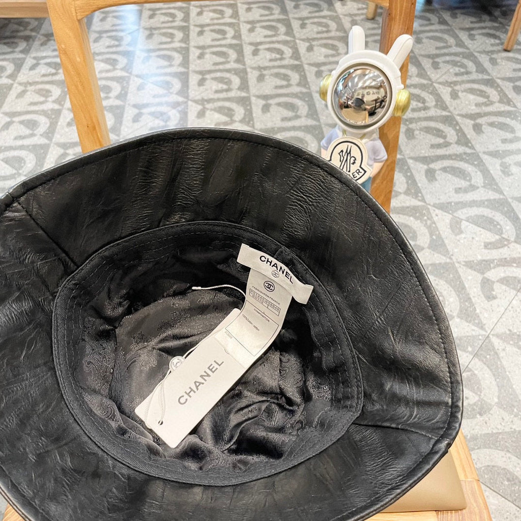 BUCKET HAT IN BLACK CALFSKIN 431732
