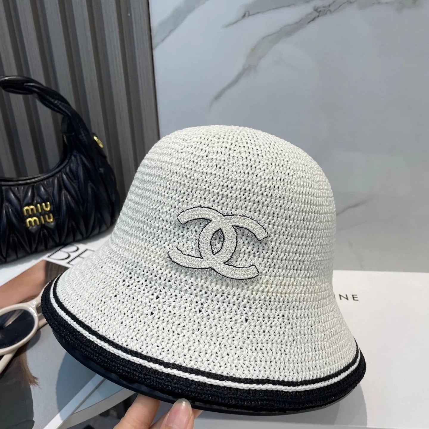 STRAW BUCKET HAT IN WHITE 672972