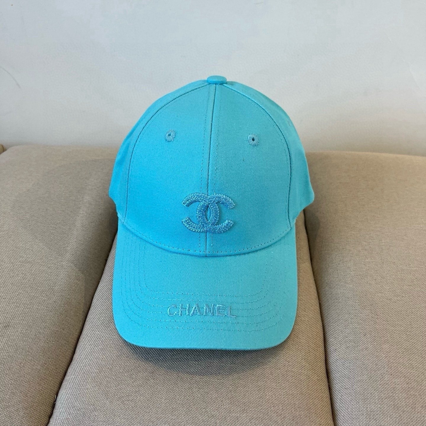 BASEBALL HAT IN BRIGHT CYAN COTTON 672892