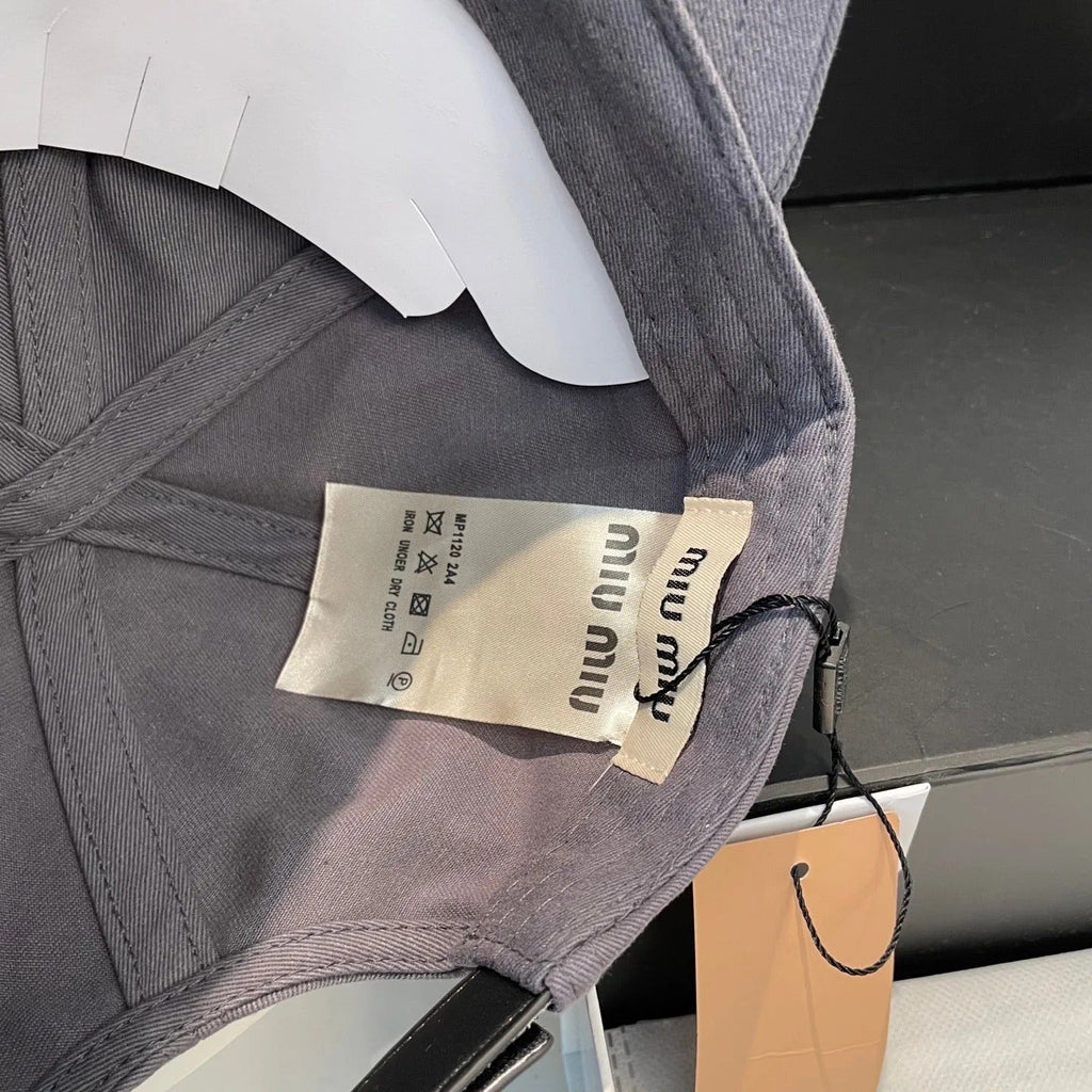 MM BASEBALL CAP IN GREY FABRIC BRAND EMBROIDERY