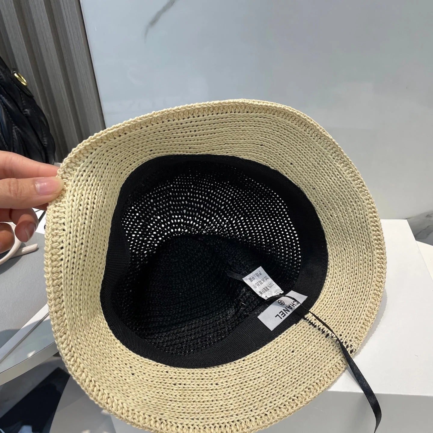 STRAW BUCKET HAT IN BLACK 672971