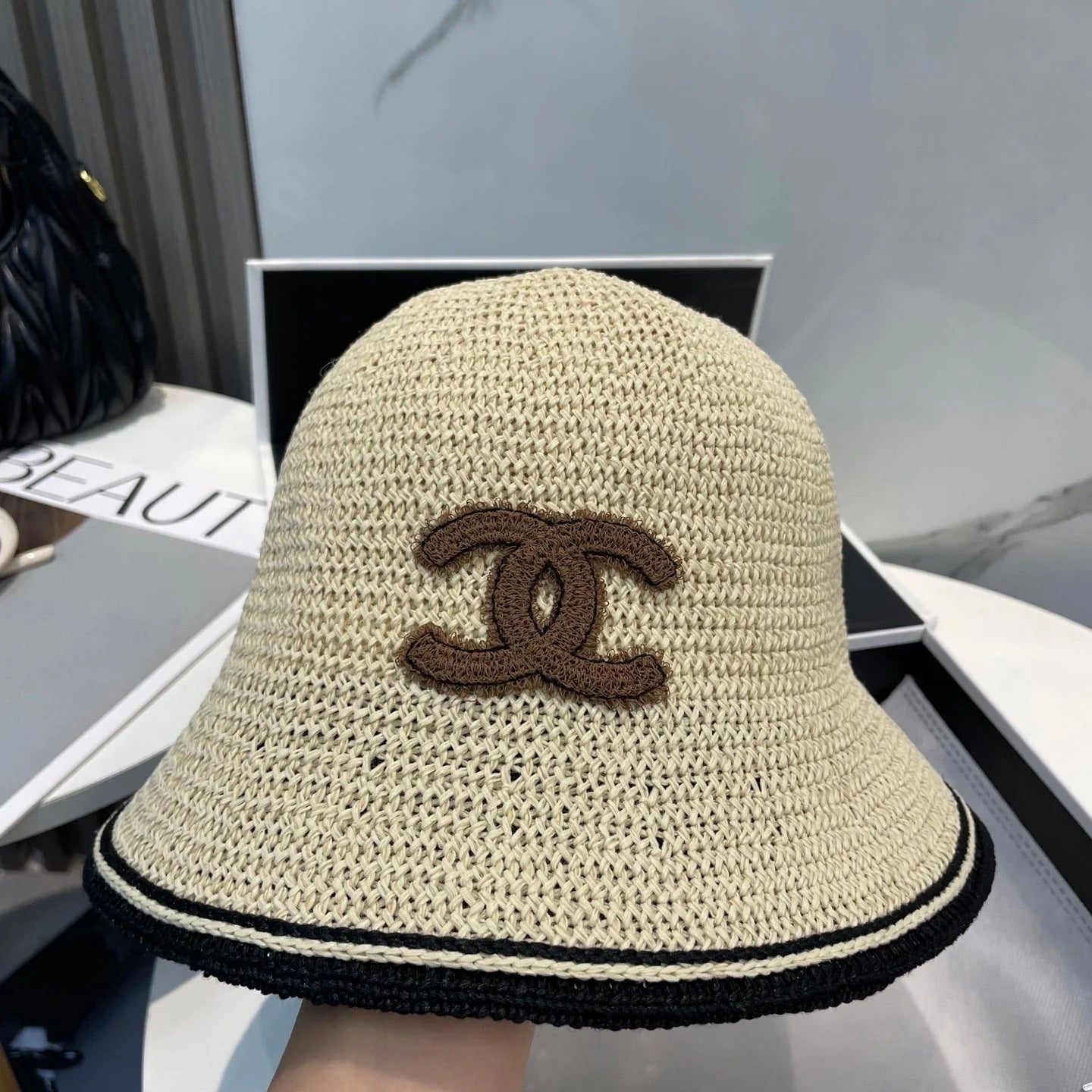 STRAW BUCKET HAT IN BEIGE 672974