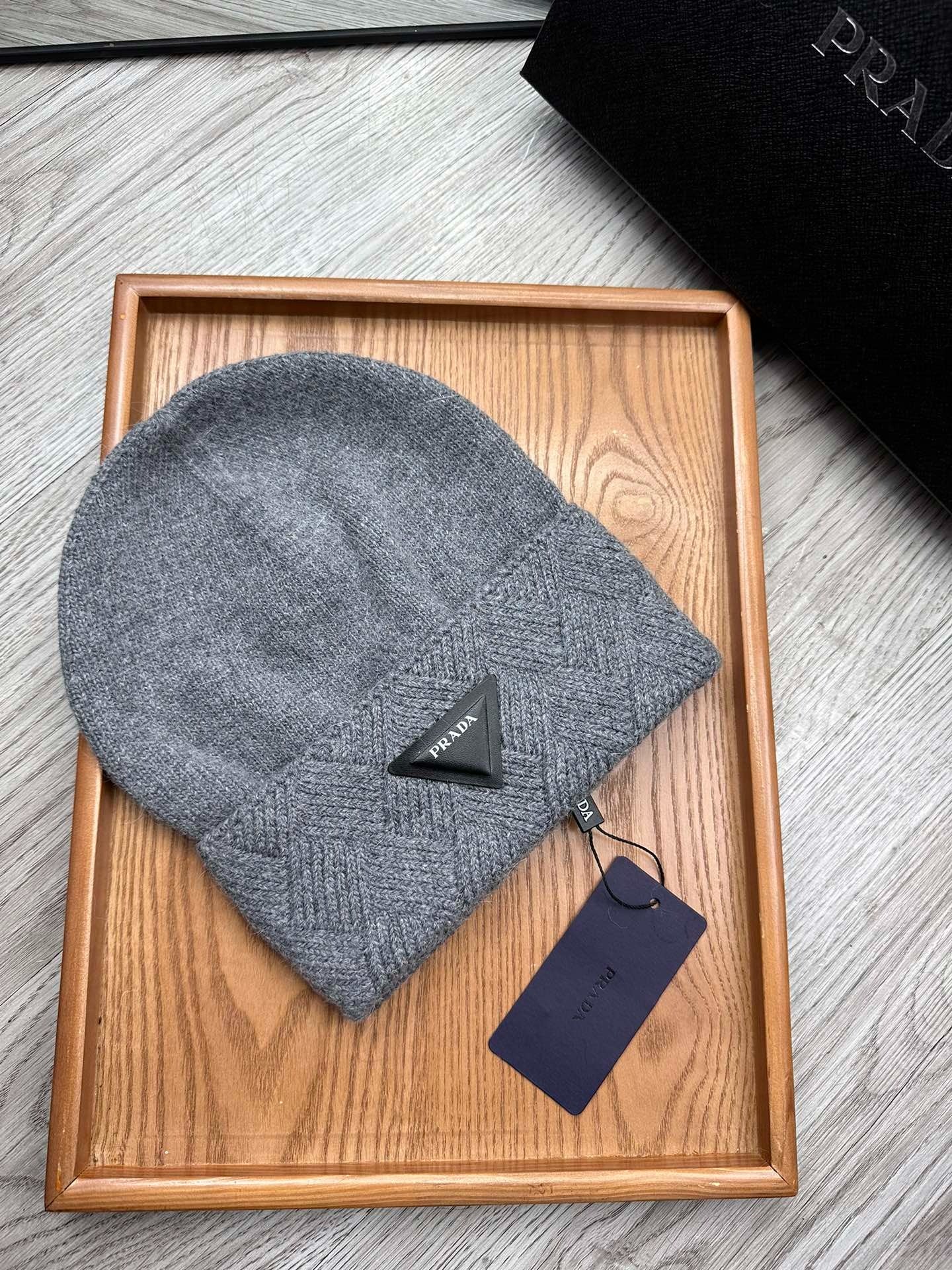 BEANIE HAT IN SHADOW GRAY WOOL AND RABBIT FUR 436396