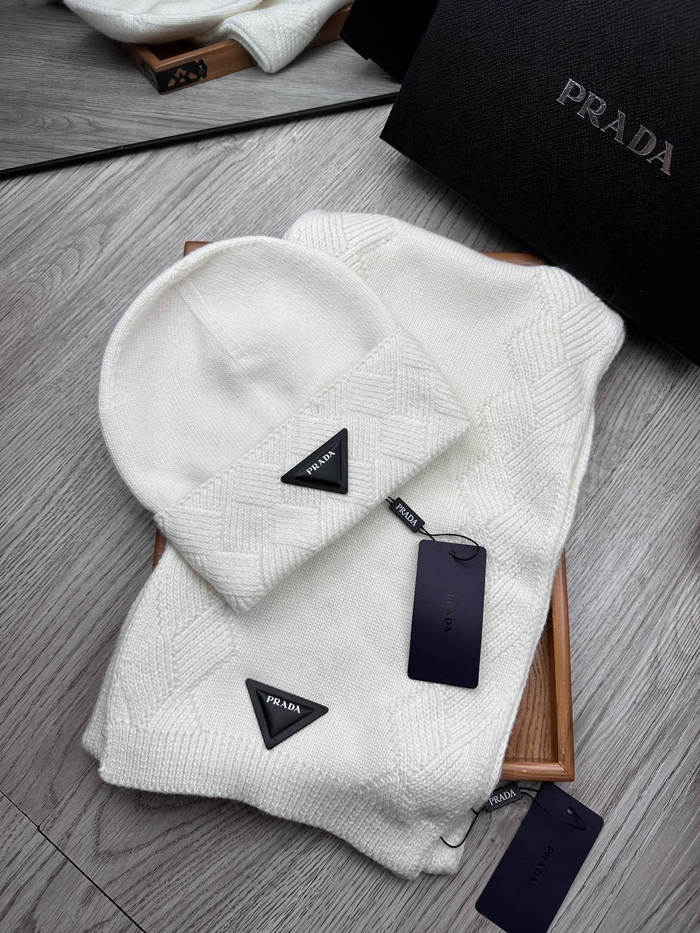 SET SCARF AND HAT IN WHITE WOOL AND RABBIT FUR 397408