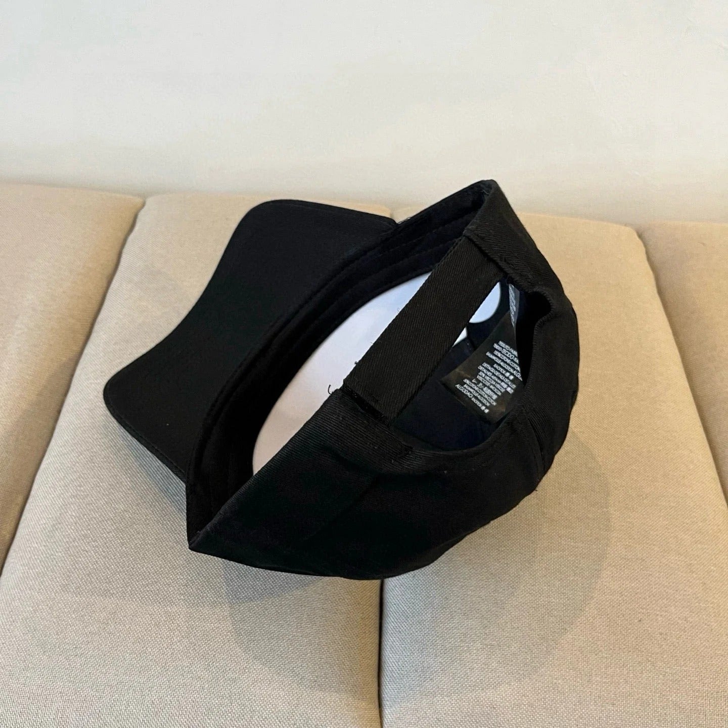 BASEBALL HAT IN FULL BLACK COTTON 672893