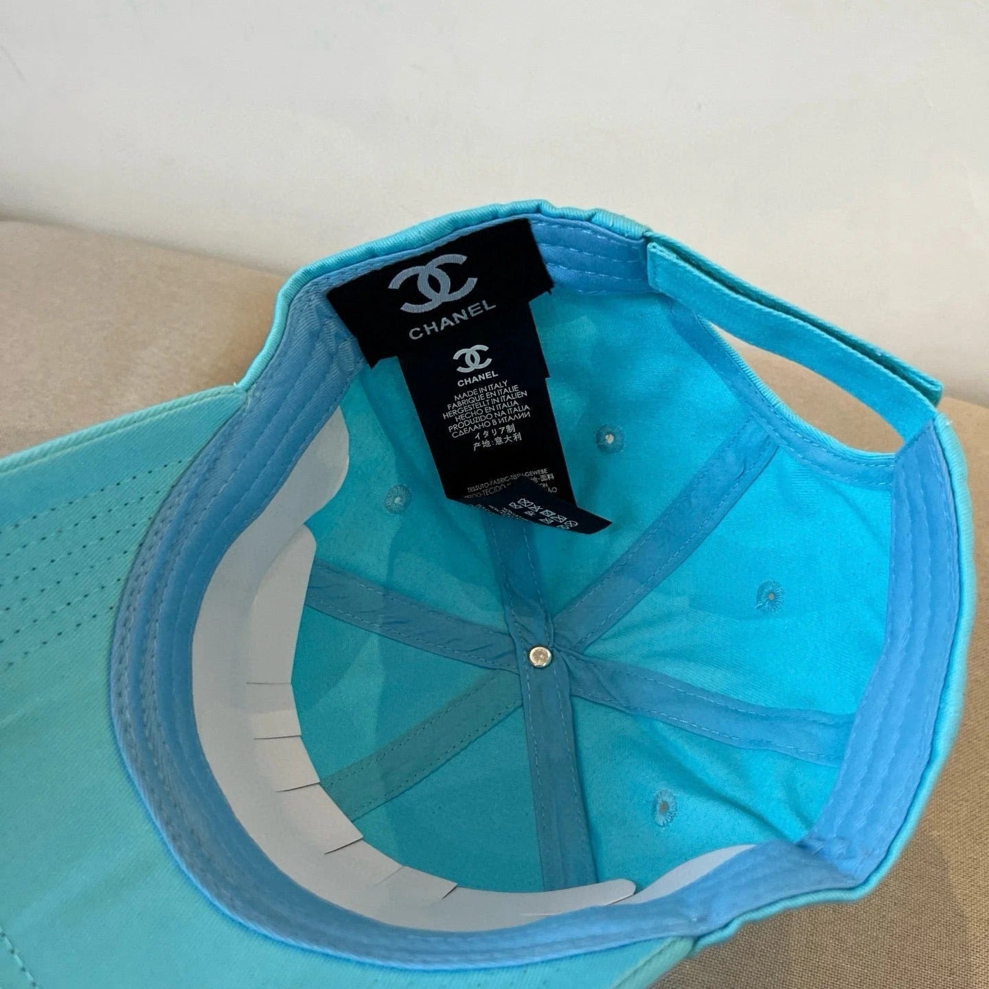 BASEBALL HAT IN BRIGHT CYAN COTTON 672892