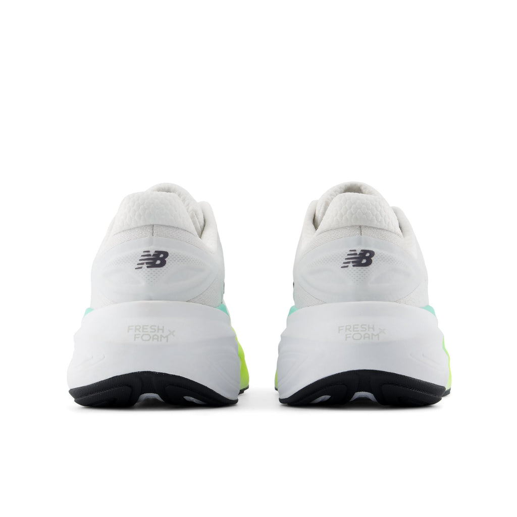 New Balance Womens Fresh Foam X More V6 - WHITE